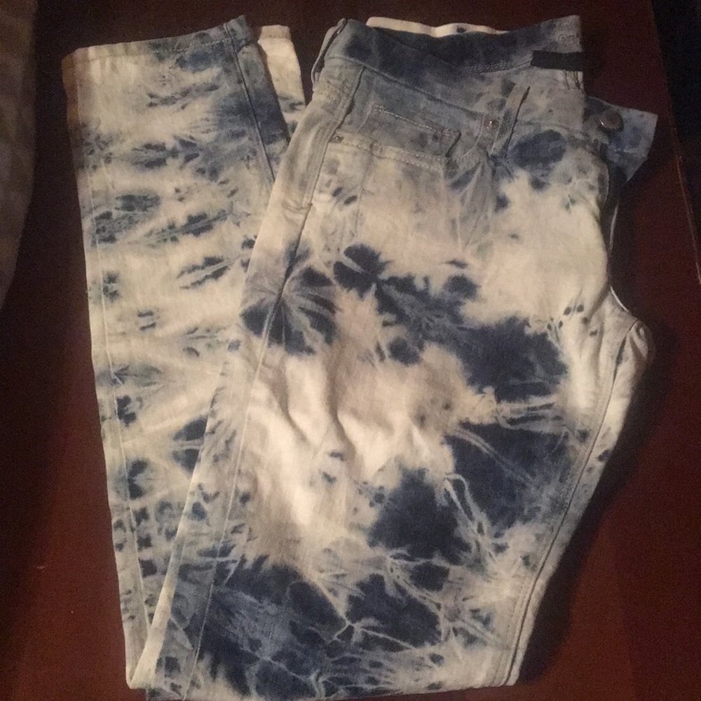 Acid wash skinny jean